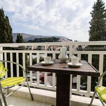 Nina - One Bedroom With Balcony Apartament