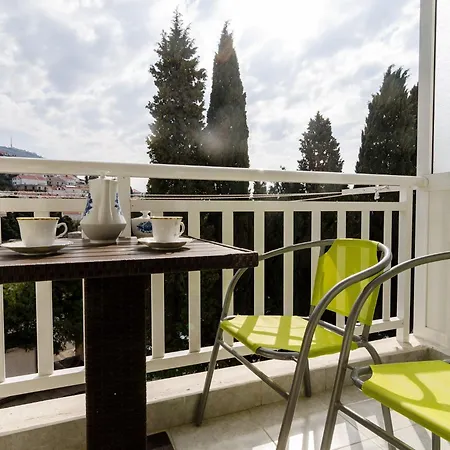 Nina - One Bedroom With Balcony Apartman