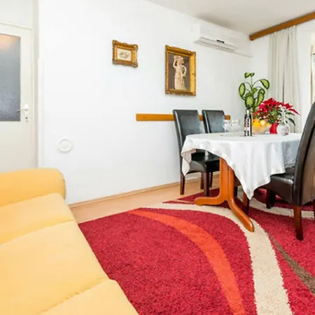 Nina - One Bedroom With Balcony *